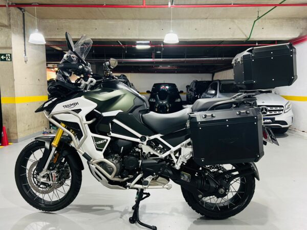 TRIUMPH TIGER 1200 RALLY EXPLORER - 2022/2022 com apenas 4.300KM - Image 5