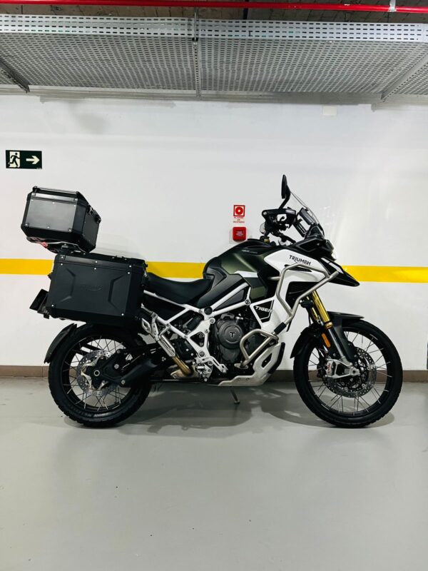TRIUMPH TIGER 1200 RALLY EXPLORER - 2022/2022 com apenas 4.300KM - Image 4