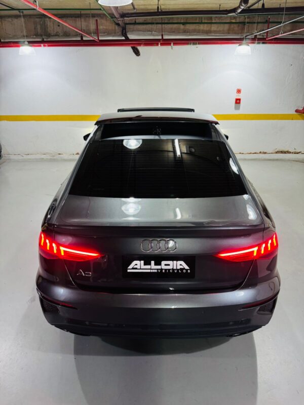 AUDI A3 PERFORMANCE BLACK 2.0TFSI HÍBRIDO SEDAN - 2023/2024 com 11.900KM - Image 5