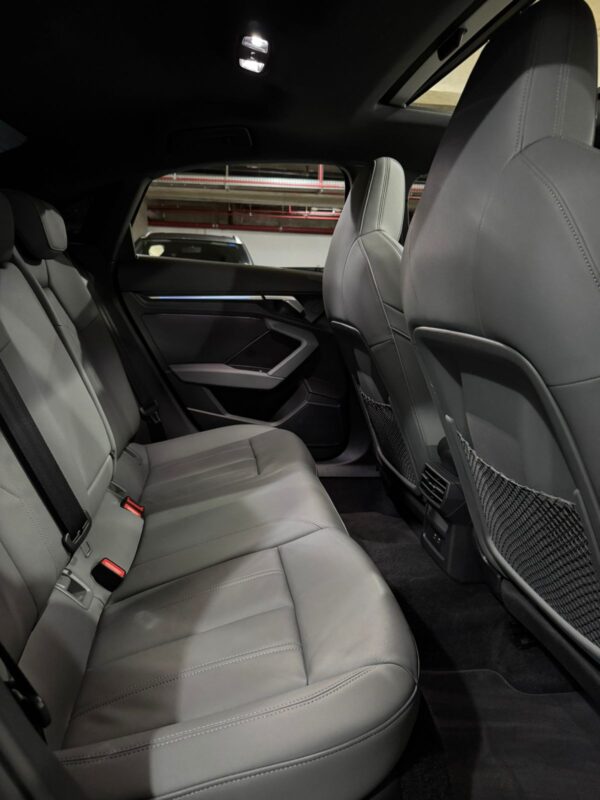 AUDI A3 PERFORMANCE BLACK 2.0TFSI HÍBRIDO SEDAN - 2023/2024 com 11.900KM - Image 12