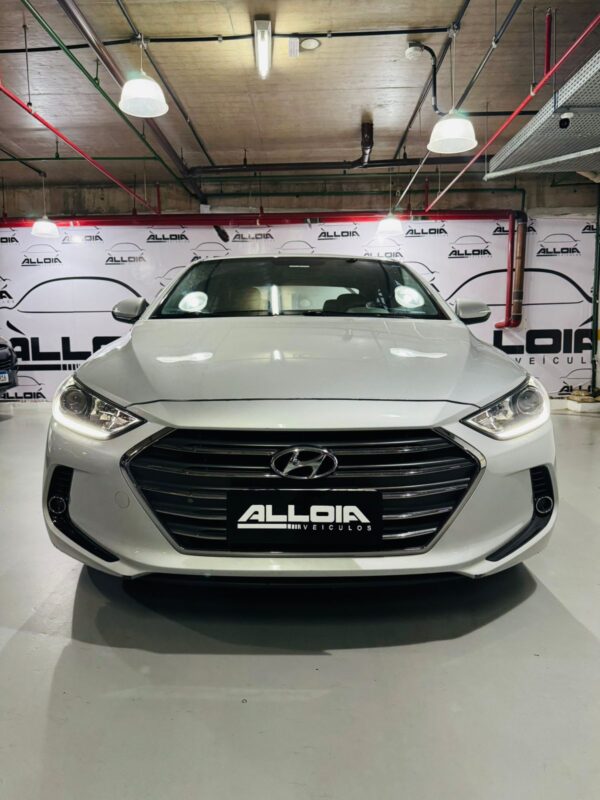 HYUNDAI ELANTRA 2.0FLEX AUTOMÁTICO - 2017/2018 com 56.700KM - Image 2