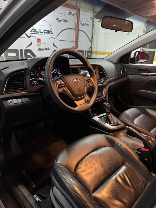HYUNDAI ELANTRA 2.0FLEX AUTOMÁTICO - 2017/2018 com 56.700KM - Image 8