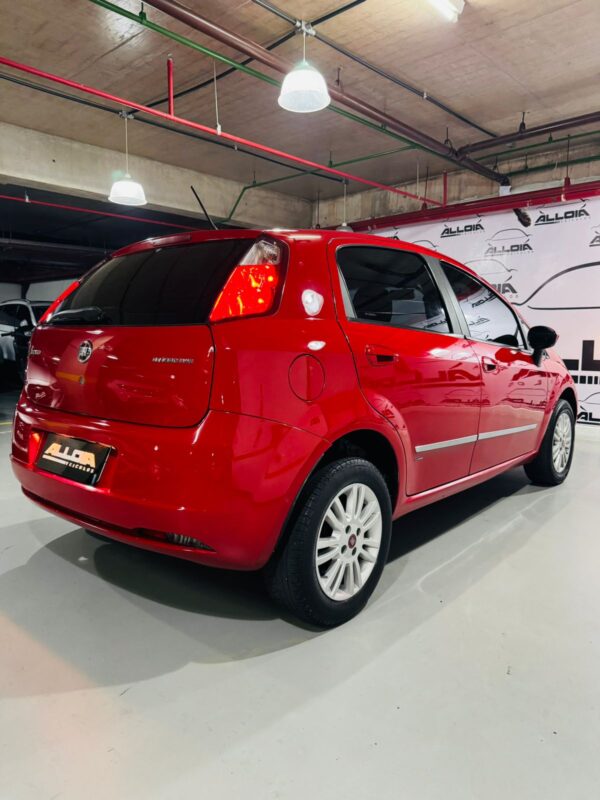 FIAT PUNTO ATRACTIVE 1.4FLEX MANUAL - 2010/2011 com 109.000KM - Image 6