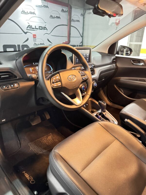 HYUNDAI HB2O PLATINUM SAFETY 1.OTURBO GDI AUT - 2024/2025 com apenas 11.900KM - Image 8