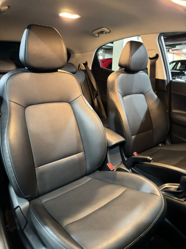 HYUNDAI HB2O PLATINUM SAFETY 1.OTURBO GDI AUT - 2024/2025 com apenas 11.900KM - Image 10