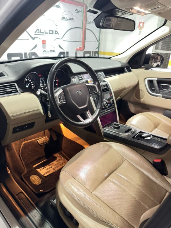 LAND ROVER DISCOVERY SPORT HSE 2.0DIESEL AUT *07 LUGARES* - 2019/2019 com 96.000KM - Image 8