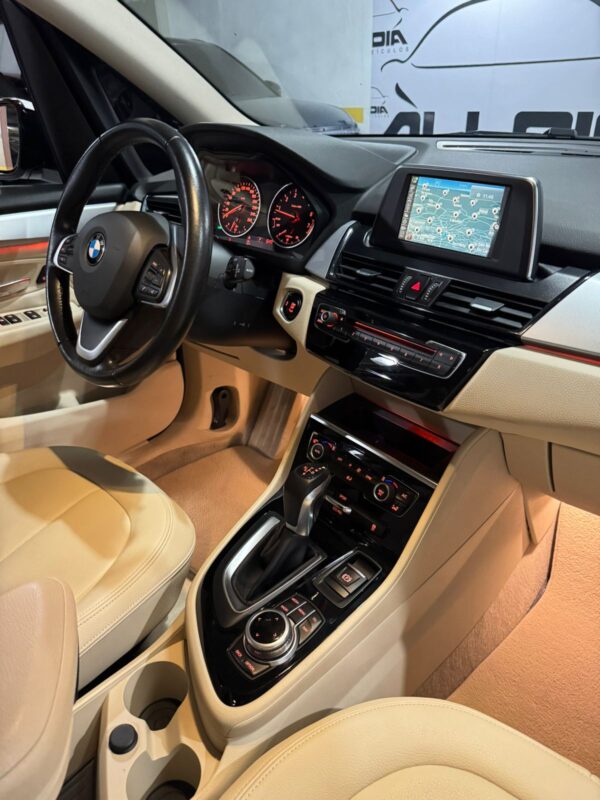 BMW 220i CAT ACTIVE FLEX 2.0TURBO AUTOMÁTICO - 2016/2017 com 75.000KM - Image 10