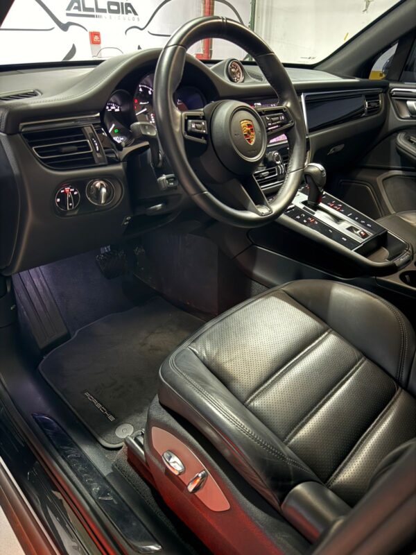 PORSCHE MACAN T 2.0 PDK 4WD AUT - 2023/2024 com apenas 9.400KM - Image 13