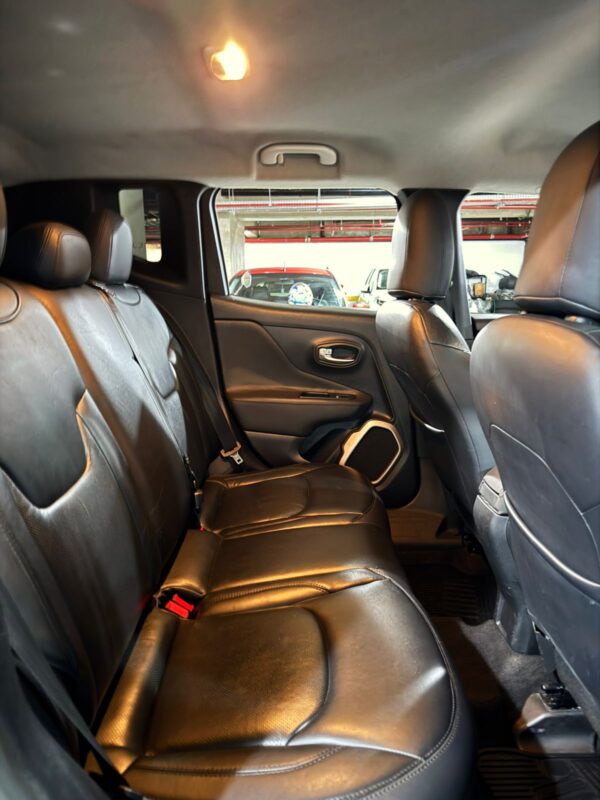 JEEP RENEGADE LONGITUDE 1.8FLEX AUT - 2015/2016 com 109.000KM - Image 11