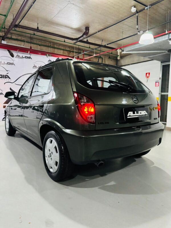 GM CELTA 4P SPIRIT 1.0FLEX (COMPLETO) - 2009/2010 com 122.000KM - Image 4