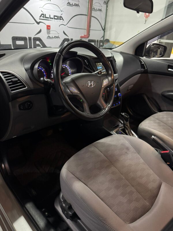 HYUNDAI HB20S PREMIUM 1.6FLEX AUTOMÁTICO - 2016/2016 com 112.000KM - Image 10