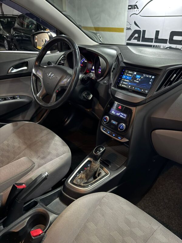 HYUNDAI HB20S PREMIUM 1.6FLEX AUTOMÁTICO - 2016/2016 com 112.000KM - Image 9