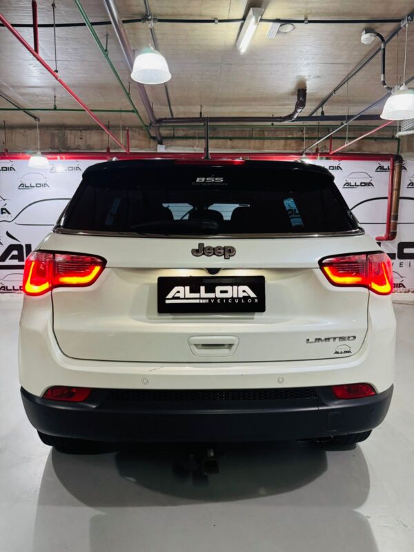 JEEP COMPASS LIMITED 2.0FLEX AUT *BLINDADO NÍVEL III-A* - 2017/2018 com apenas 64.000KM - Image 5