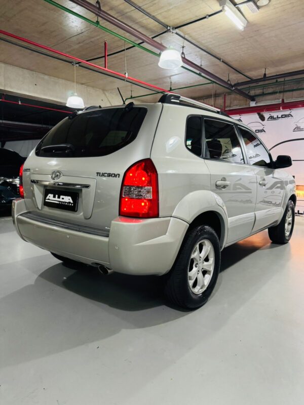 HYUNDAI TUCSON GLS 2.0 AUTOMÁTICA - 2011/2012 com 180.000KM - Image 6