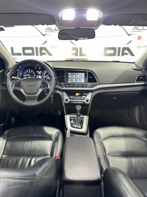 HYUNDAI ELANTRA 2.0FLEX AUTOMÁTICO - 2017/2018 com 69.000KM - Image 7