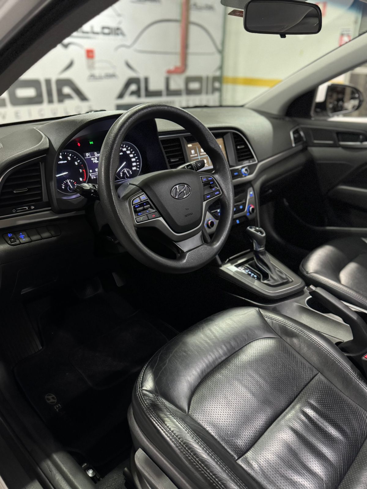 HYUNDAI ELANTRA 2.0FLEX AUTOMÁTICO - 2017/2018 com 69.000KM - Image 9