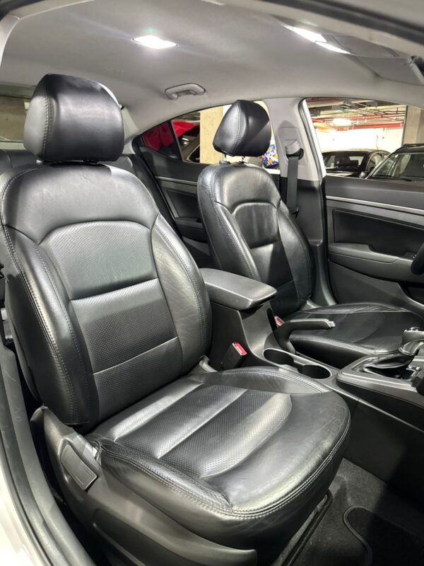 HYUNDAI ELANTRA 2.0FLEX AUTOMÁTICO - 2017/2018 com 69.000KM - Image 11