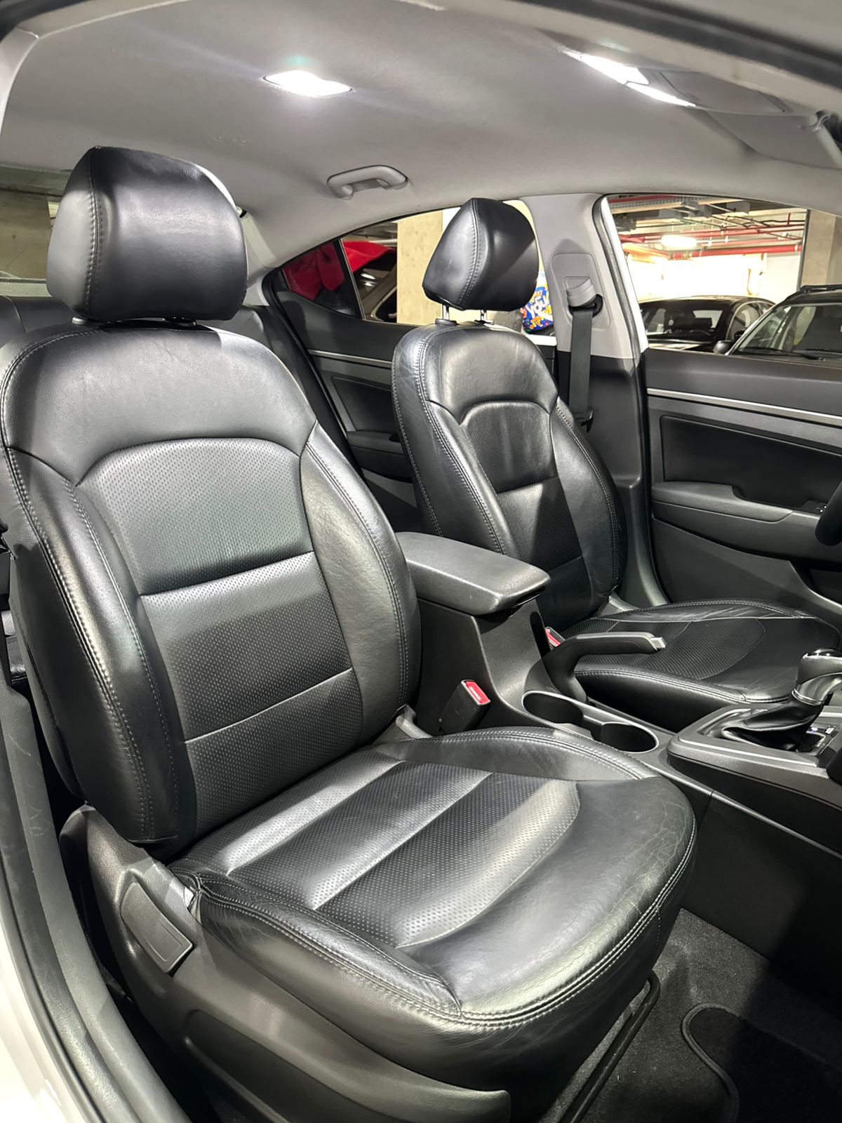HYUNDAI ELANTRA 2.0FLEX AUTOMÁTICO - 2017/2018 com 69.000KM - Image 11