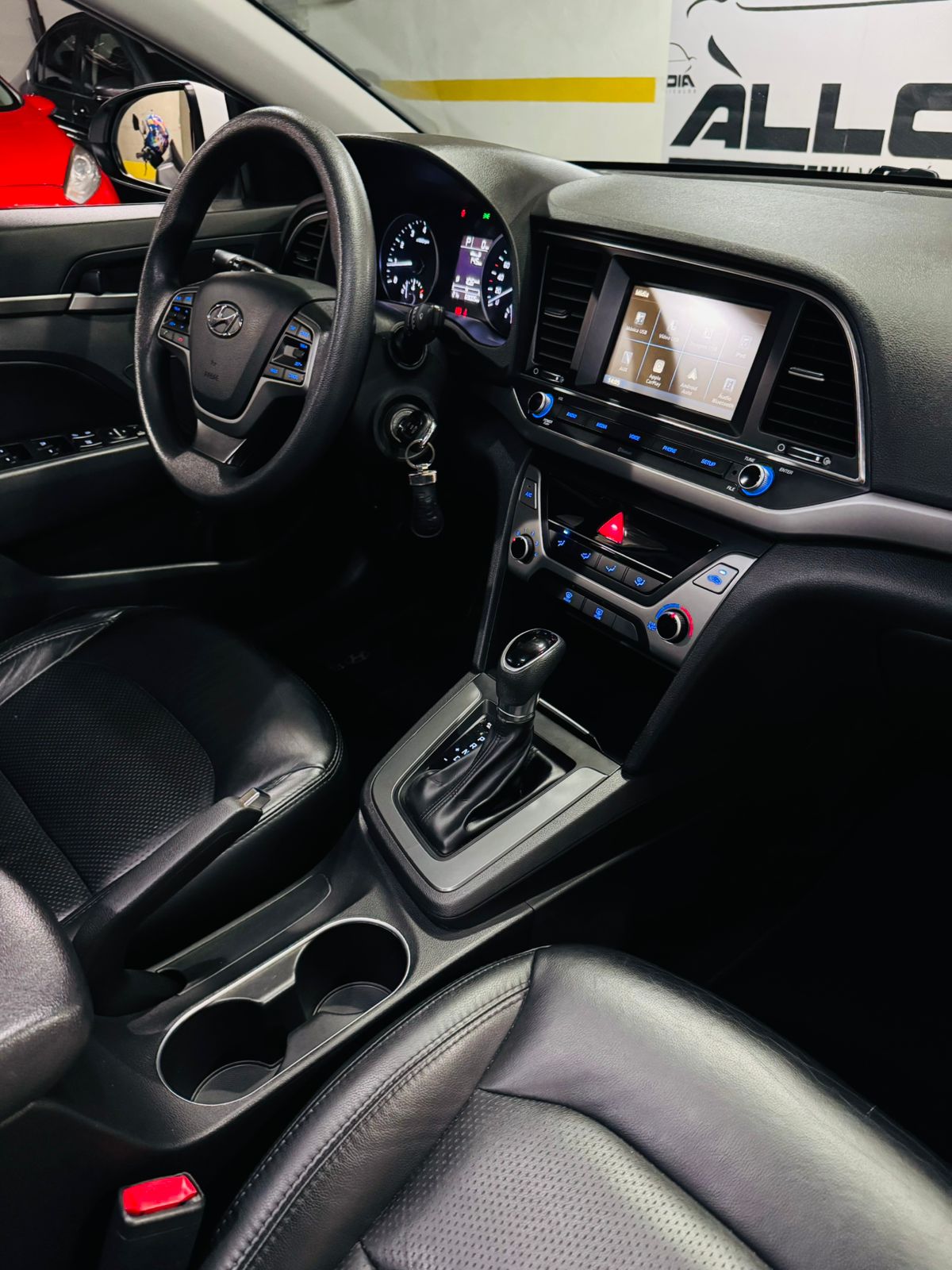 HYUNDAI ELANTRA 2.0FLEX AUTOMÁTICO - 2017/2018 com 69.000KM - Image 10