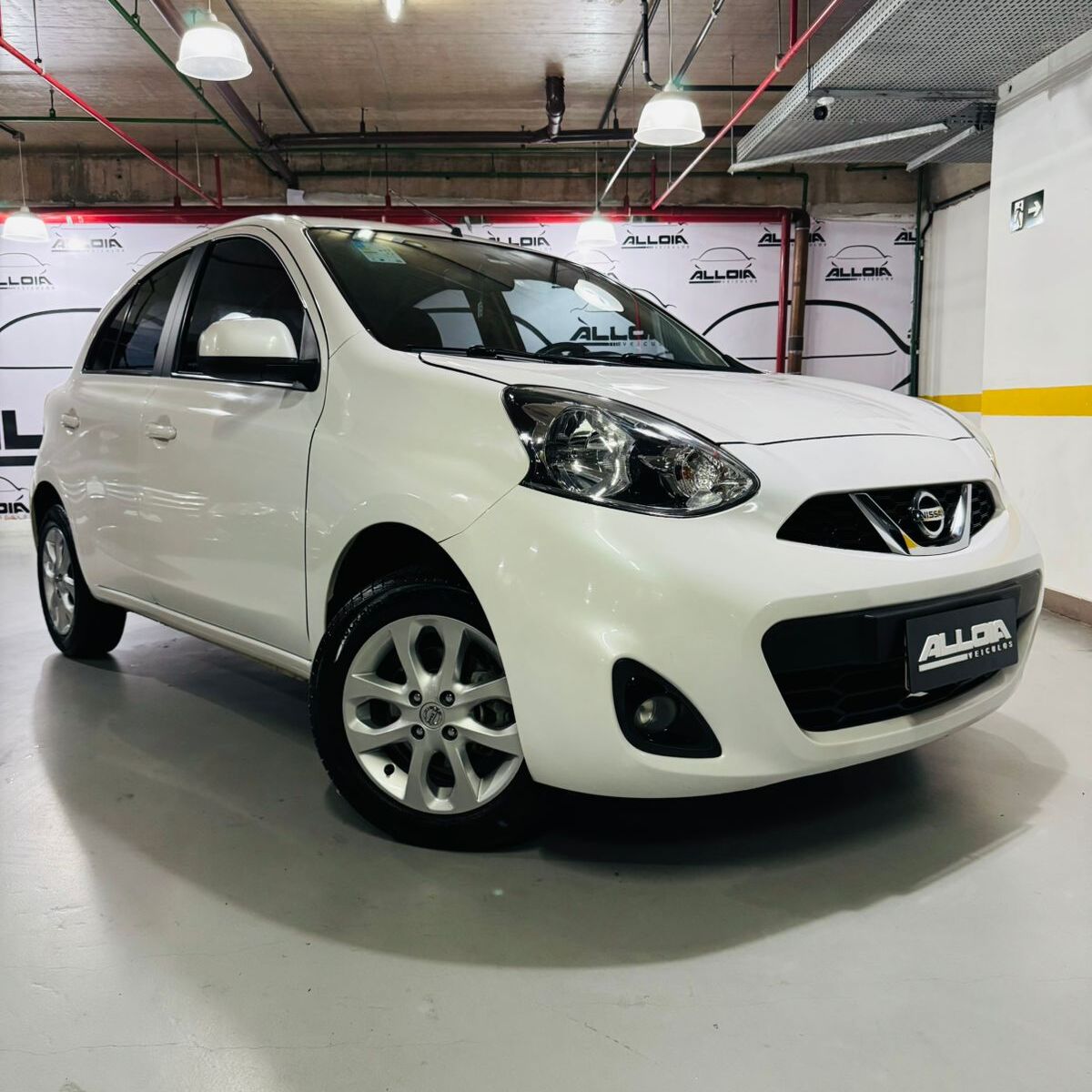 NISSAN MARCH SV 1.6FLEX - 2018/2019 com 58.000KM