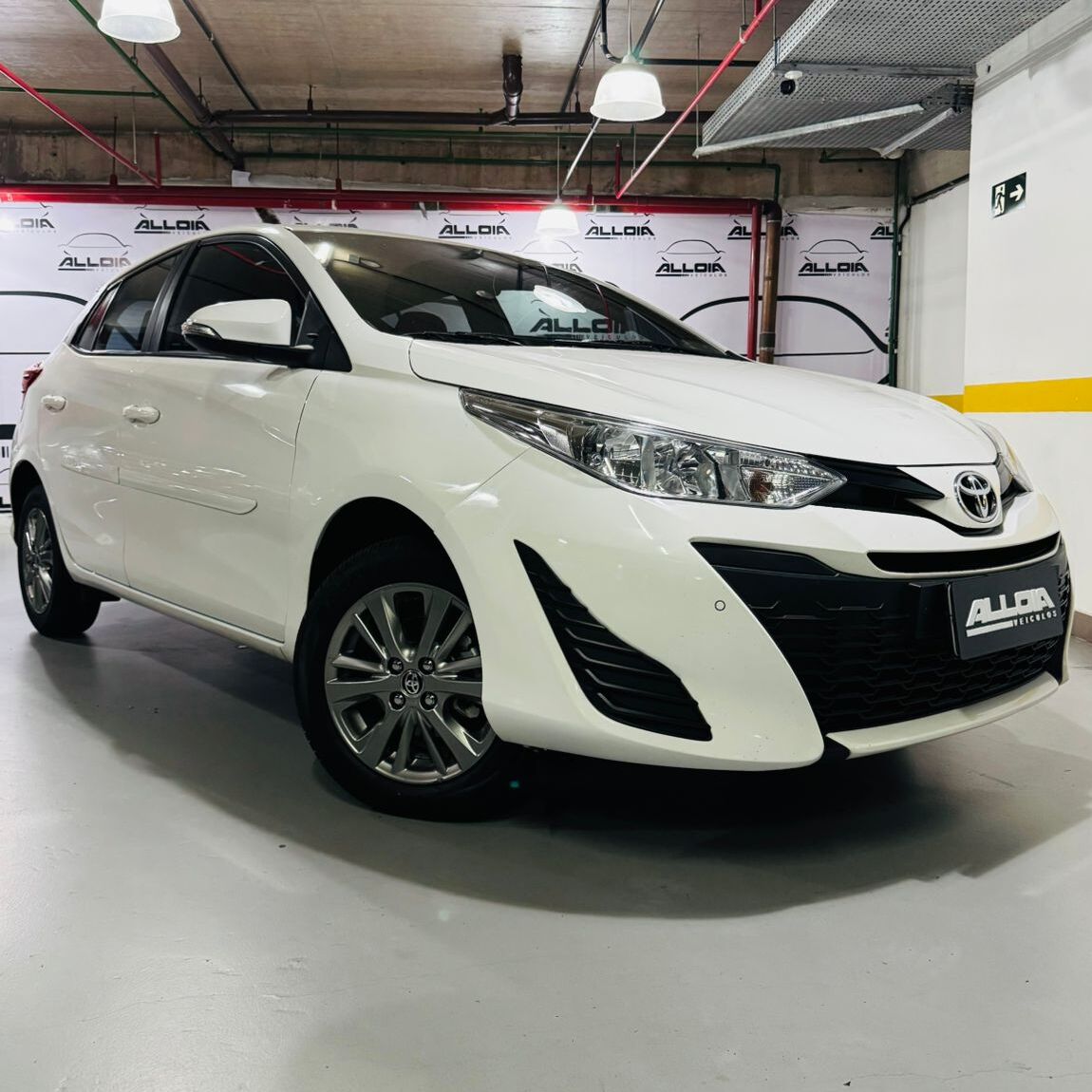 TOYOTA YARIS HATCH XL PLUS CONNECT 1.5FLEX AUTOMÁTICO - 2021/2022 com 102.000KM