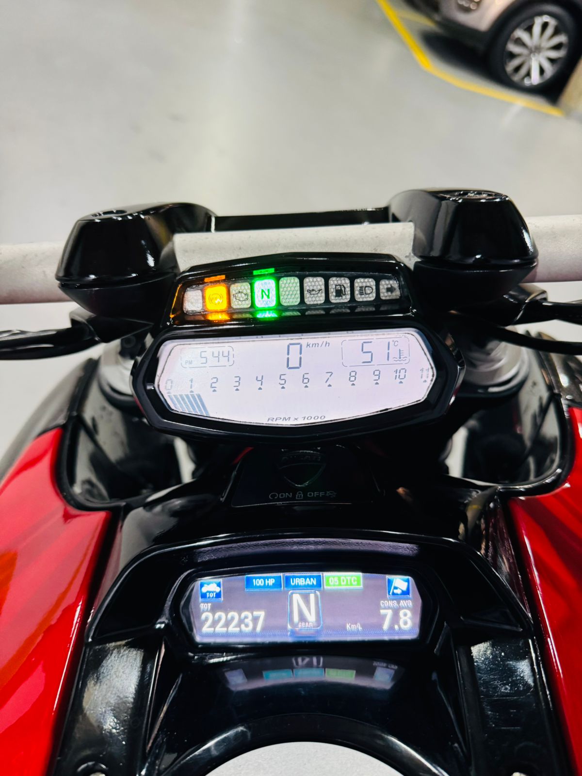 DUCATI DIAVEL 1198 CARBON ABS - 2012/2012 com apenas 22.200KM - Image 12