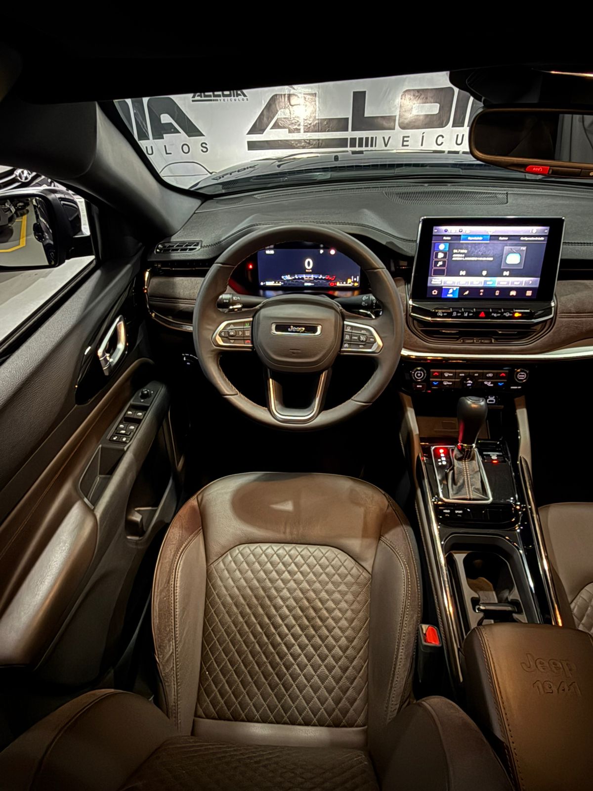 JEEP COMMANDER OVERLAND 1.3TURBO FLEX T270 AUT *BLINDADO NÍVEL III-A* - 2022/2022 com apenas 22.000KM - Image 8