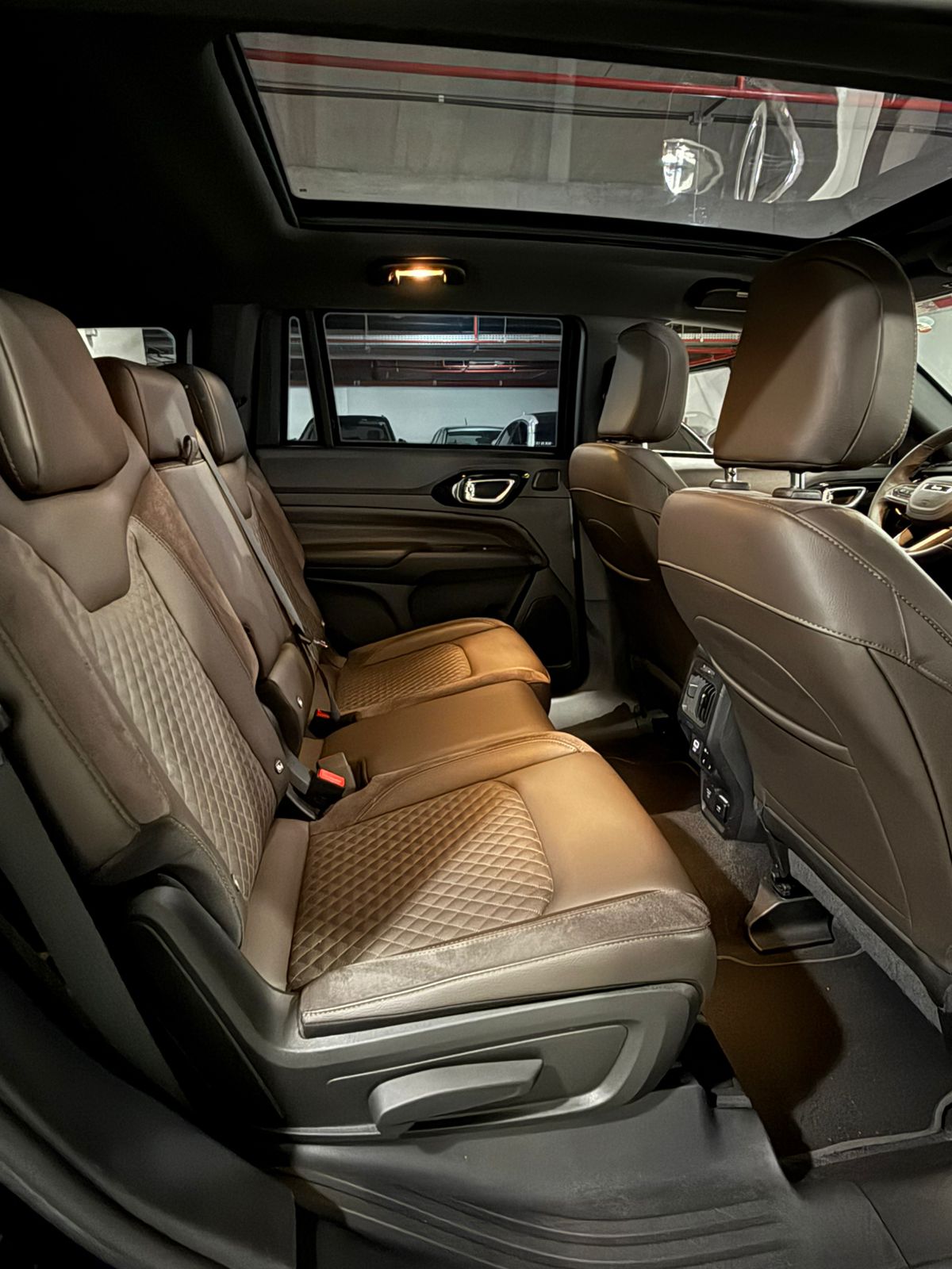 JEEP COMMANDER OVERLAND 1.3TURBO FLEX T270 AUT *BLINDADO NÍVEL III-A* - 2022/2022 com apenas 22.000KM - Image 12