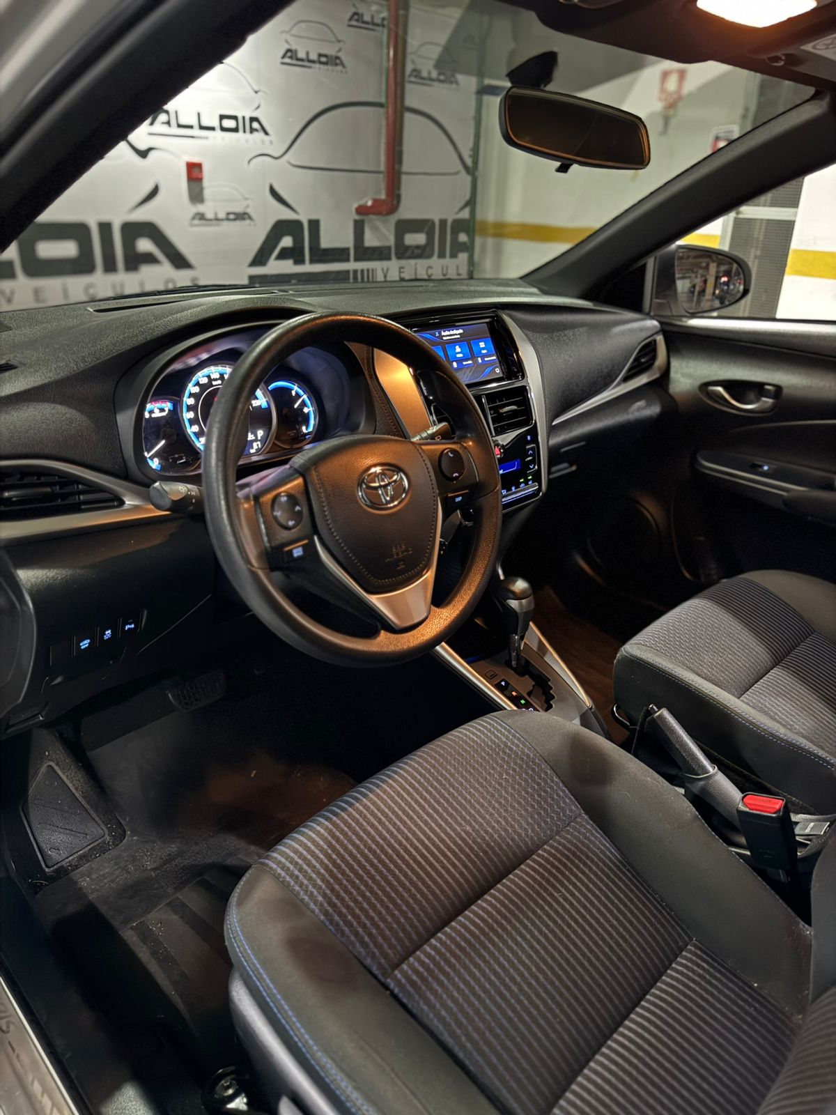 TOYOTA YARIS HATCH XL PLUS CONNECT 1.5FLEX AUTOMÁTICO - 2021/2022 com 102.000KM - Image 9