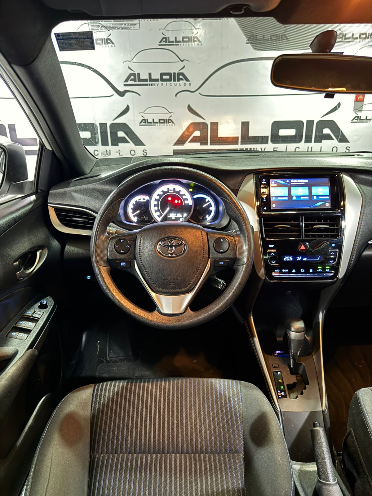 TOYOTA YARIS HATCH XL PLUS CONNECT 1.5FLEX AUTOMÁTICO - 2021/2022 com 102.000KM - Image 8