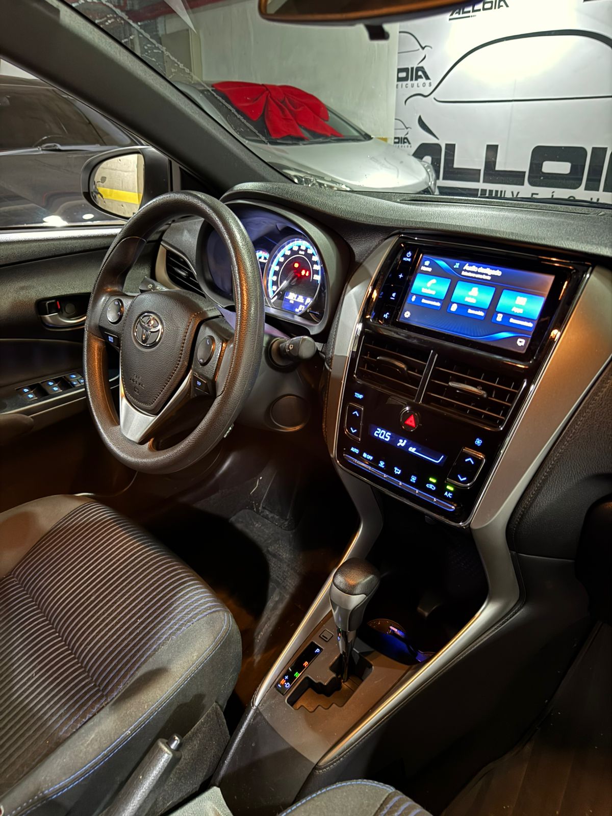 TOYOTA YARIS HATCH XL PLUS CONNECT 1.5FLEX AUTOMÁTICO - 2021/2022 com 102.000KM - Image 10