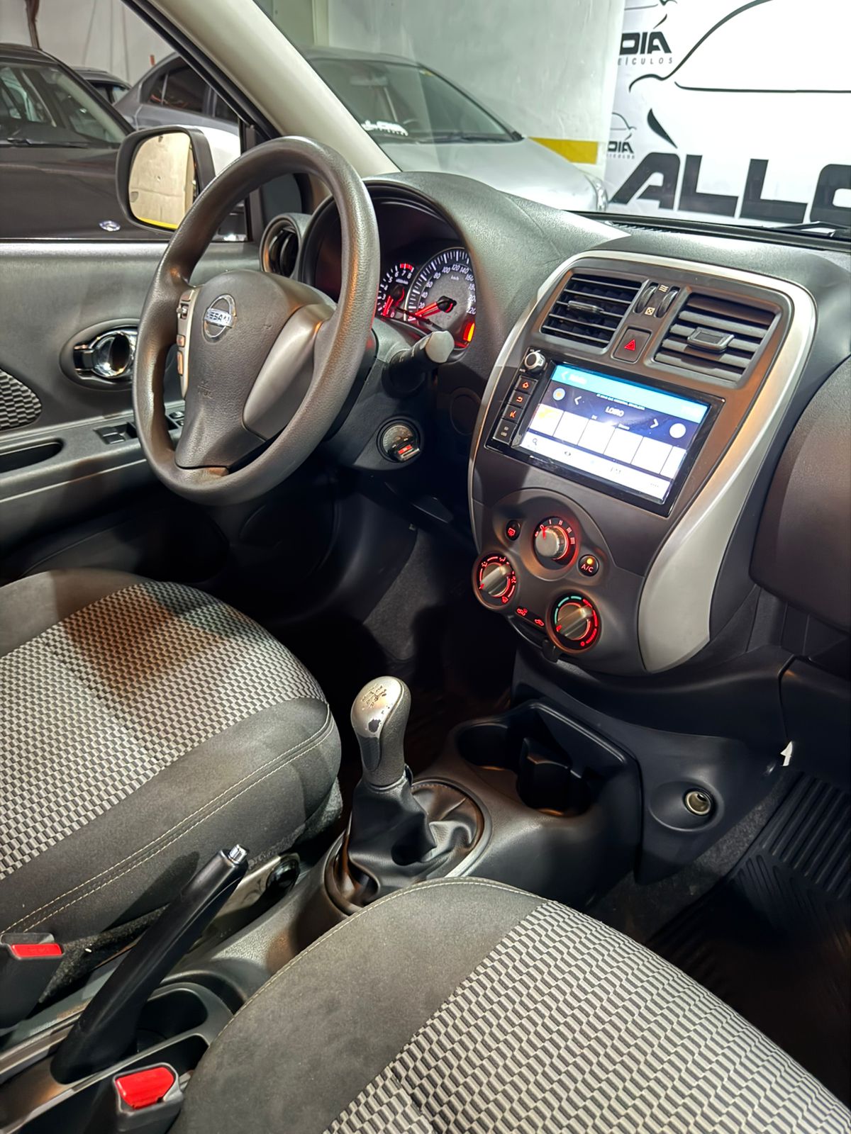 NISSAN MARCH SV 1.6FLEX - 2018/2019 com 58.000KM - Image 9