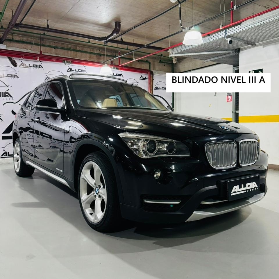 BMW X1 SDRIVE20I 2.0TURBO AUT *BLINDADO NÍVEL III-A* - 2013/2014 com apenas 88.500KM