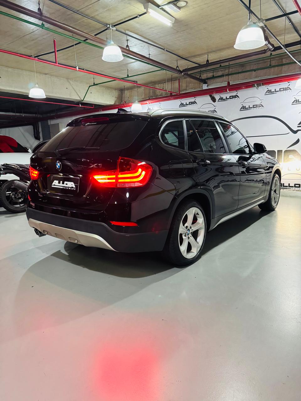 BMW X1 SDRIVE20I 2.0TURBO AUT *BLINDADO NÍVEL III-A* - 2014/2015 com apenas 85.000KM - Imagem 6