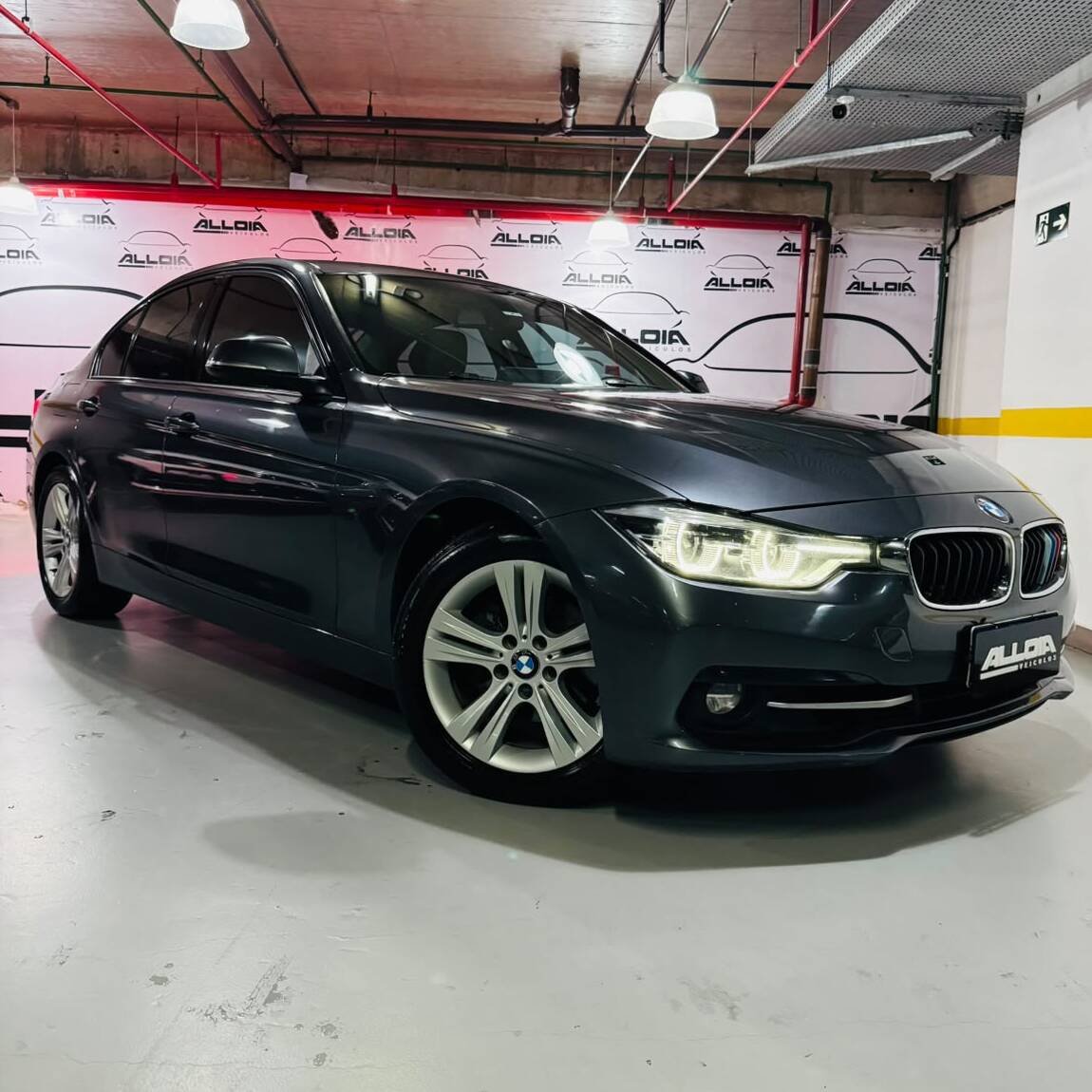 BMW 320i SPORT ACTIVE FLEX 2.OTURBO AUT - 2016/2016 com 126.000KM