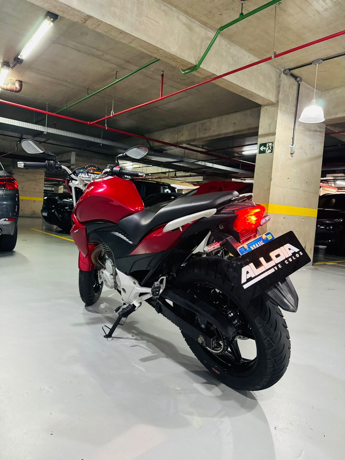 HONDA CB 300R - 2013/2013 com 91.000 KM - Imagem 2