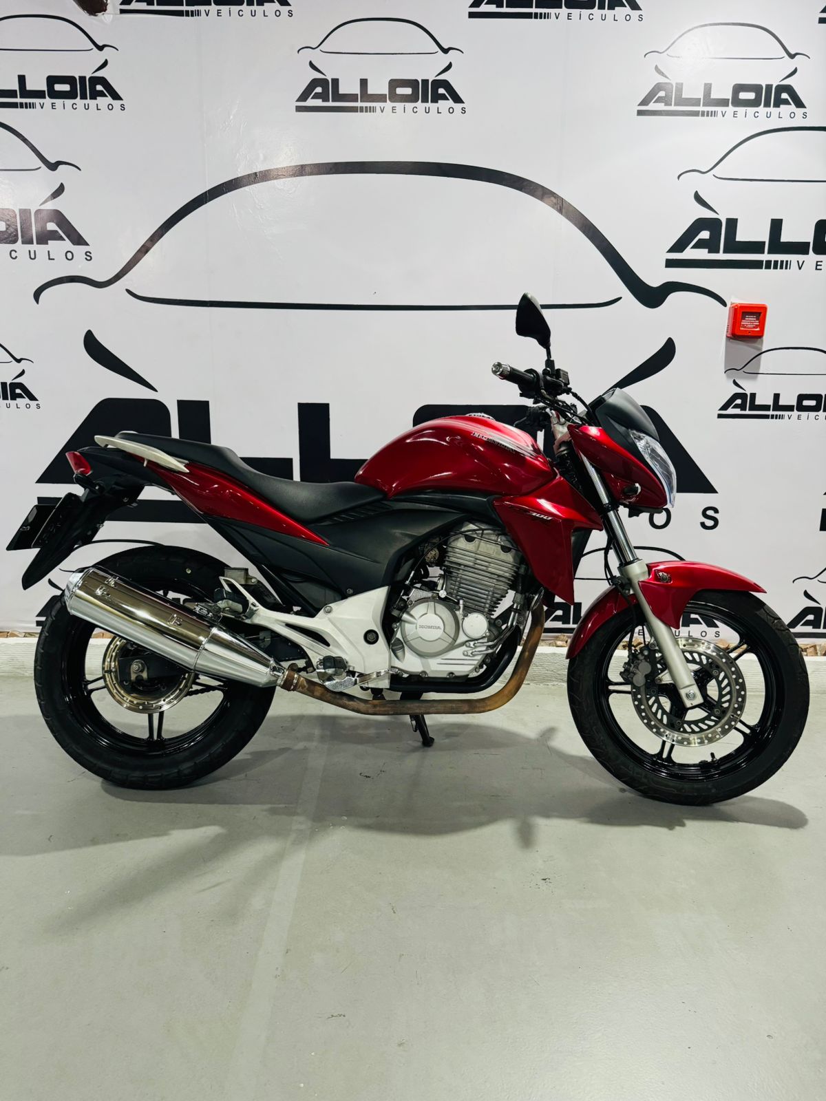 HONDA CB 300R - 2013/2013 com 91.000 KM - Imagem 5