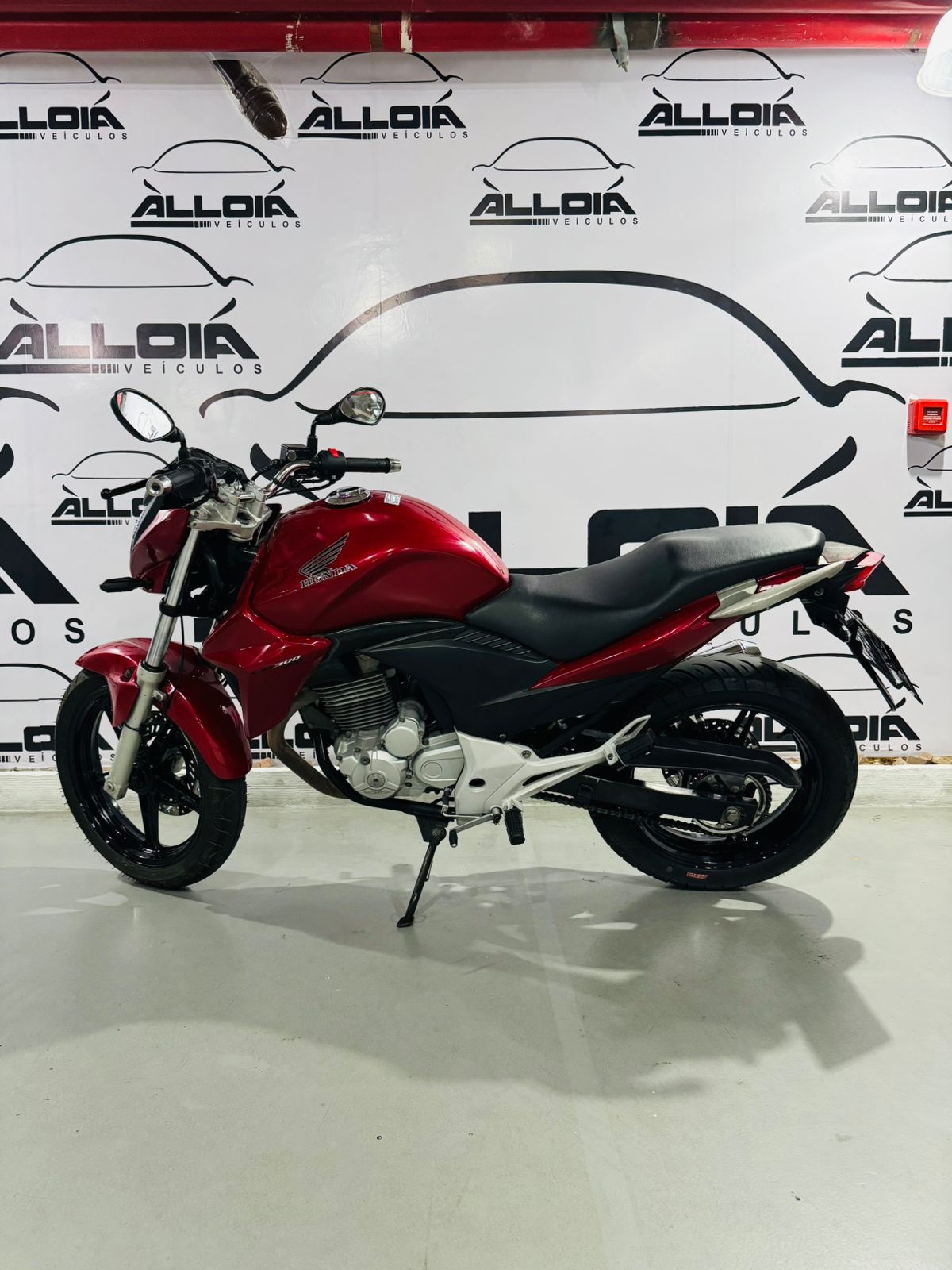 HONDA CB 300R - 2013/2013 com 91.000 KM - Imagem 4