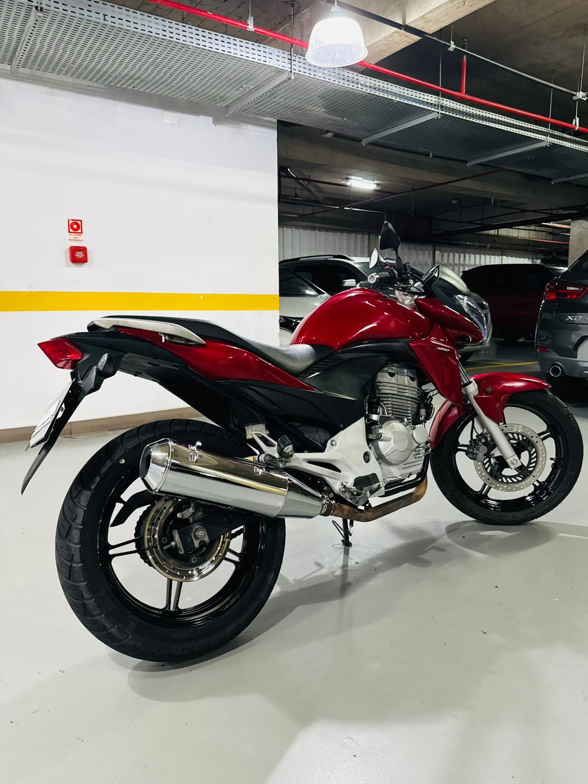 HONDA CB 300R - 2013/2013 com 91.000 KM - Imagem 7